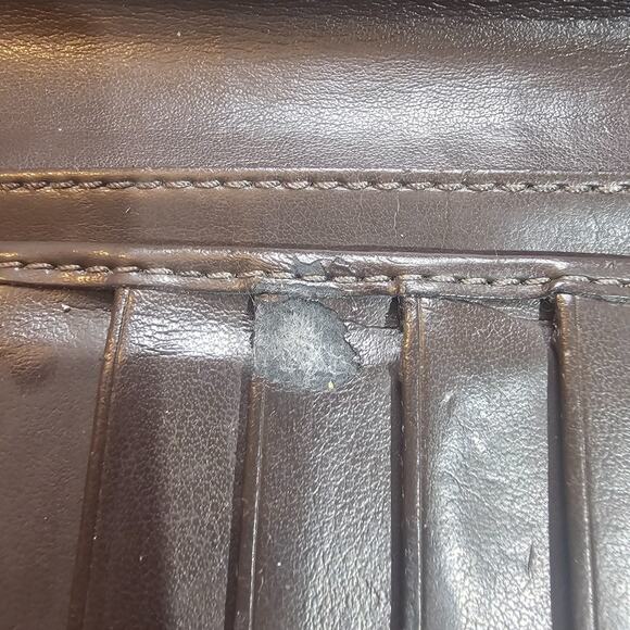 Coach Patent Leather Wallet Tri Fold Clutch Checkbook Holder Long Logo GUC - Picture 5 of 7